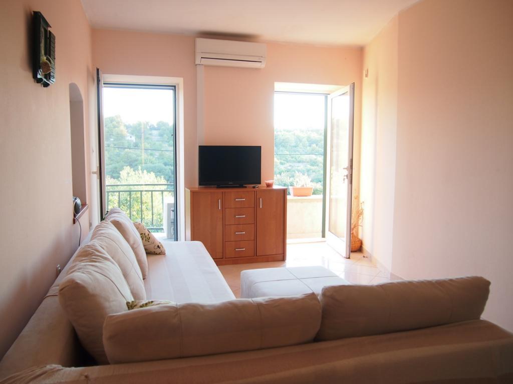 Holiday Home Oliva Bilice Kültér fotó
